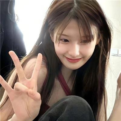 《某女星被曝在二手平台卖粉丝礼物，标价还写错》配图